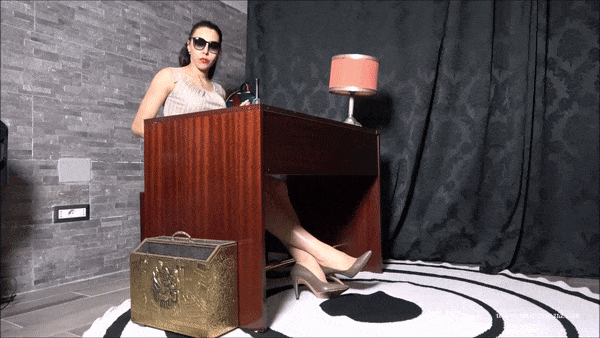 MISTRESS GAIA -  PUPPY'S TRAINING - HD