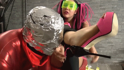 MISTRESS GAIA - METALHEAD FOOTLICKER TOY - HD